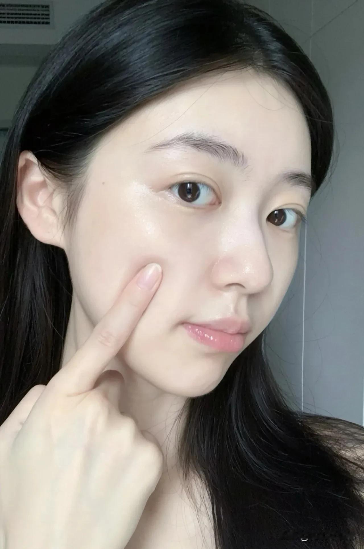 天然去雕饰，自信更美丽。无需滤镜，真实最动人。