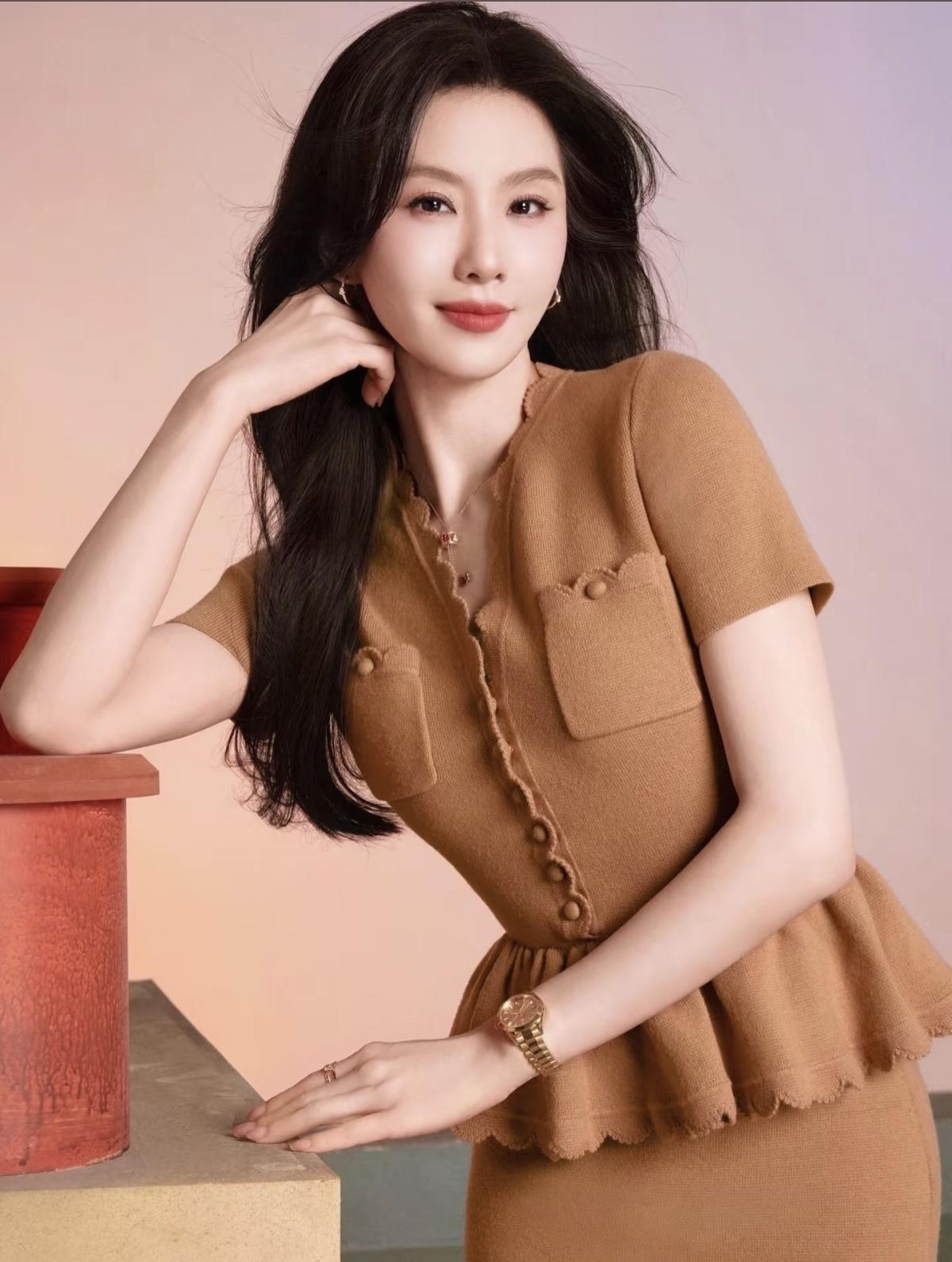 接住刘诗诗的新春好运！温柔是她的底色，坚定是她的锋芒，愿我们在新的一年，如她般清