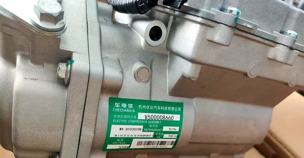 我是青岛的一名网约车司机，不过今天被迫歇业了，车子空调不凉了，不得已，今天修车去