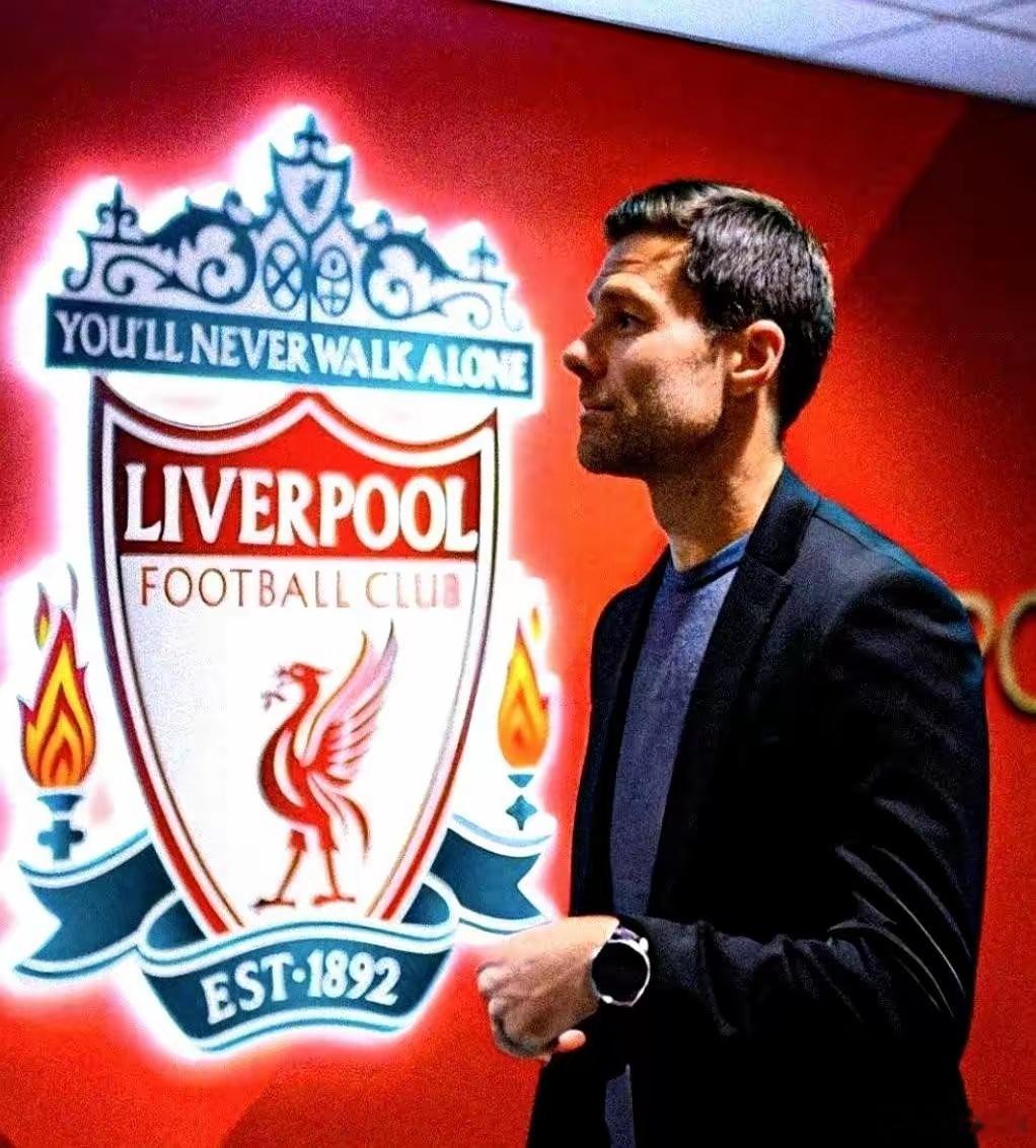 利物浦先动手了。球队刚被伯恩茅斯锤了个3比2，五轮不见胜利，高层坐不住，直接给哈