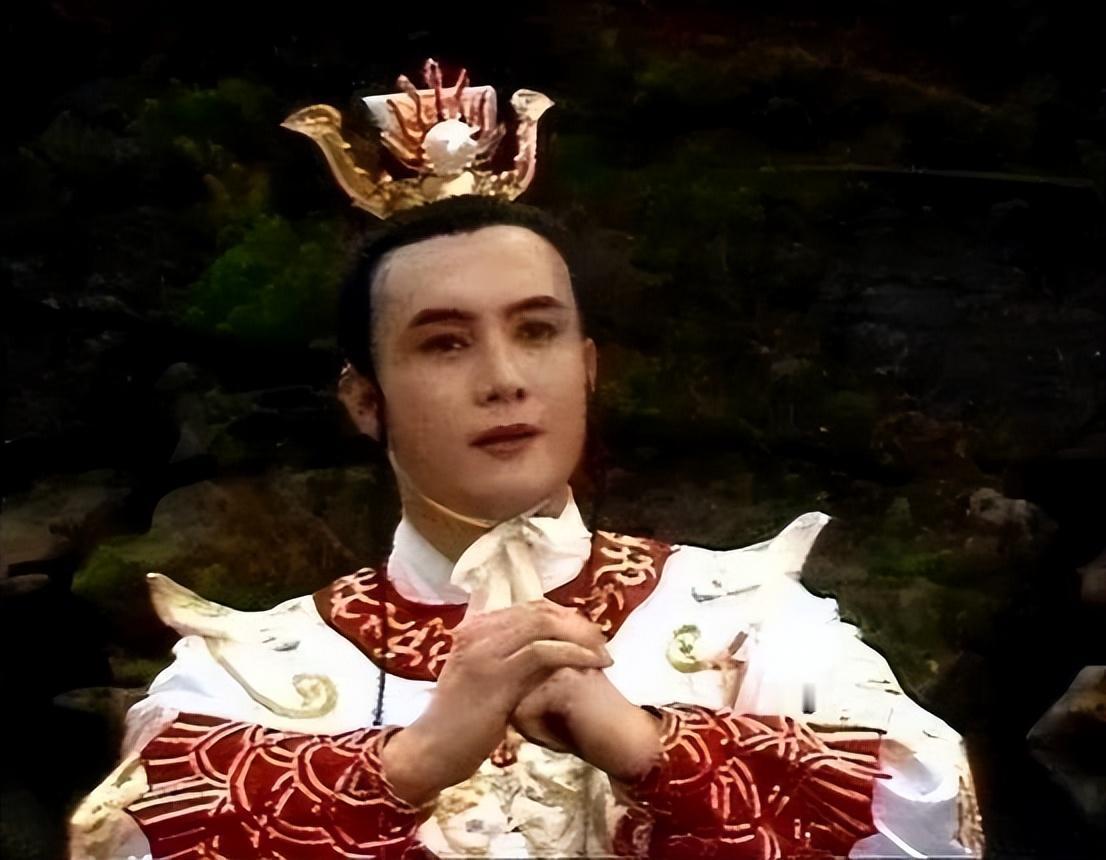 马年春晚首次彩排，有6个没想到：1、今年春晚有两个导演，于蕾和张一一，这是央