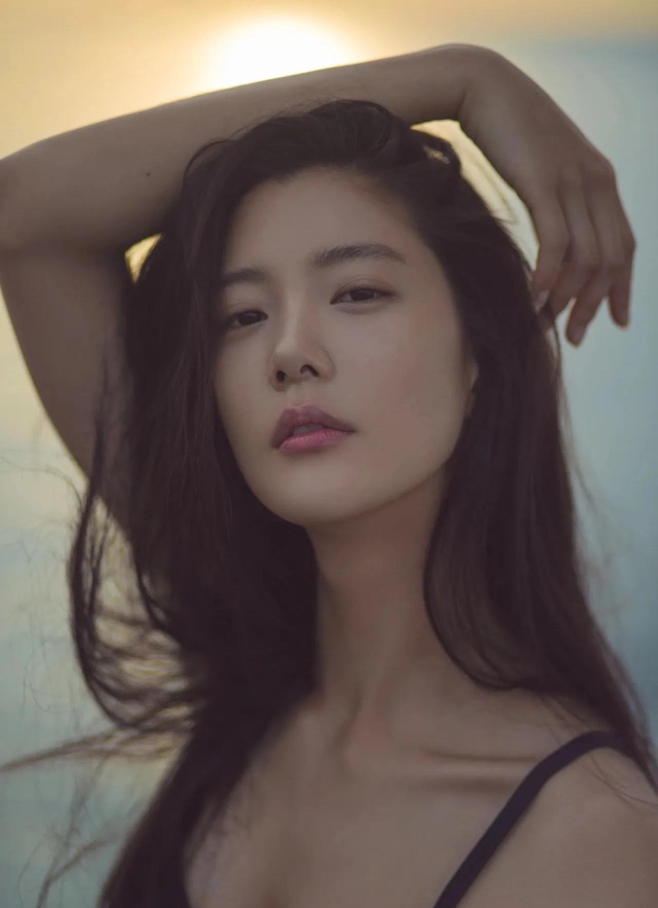 克拉拉的婚姻给女生提了醒，我刚才问了下在我旁边的老公，这样的颜值，怎么