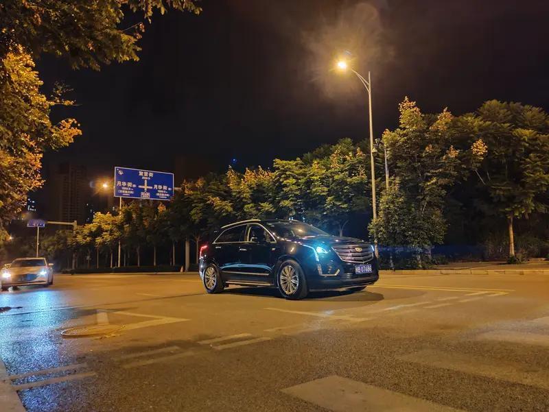 凯迪拉克XT5到底费不费油？先看大数据，18万+车主众测显示，两驱版综合平均9.