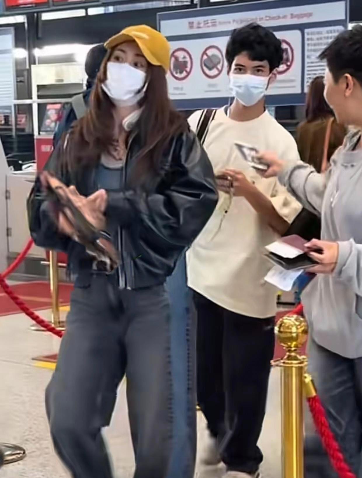 刘芸15岁儿子近照刷屏，眉眼神似郑钧，低调模样太圈粉！3月26日，有网友在