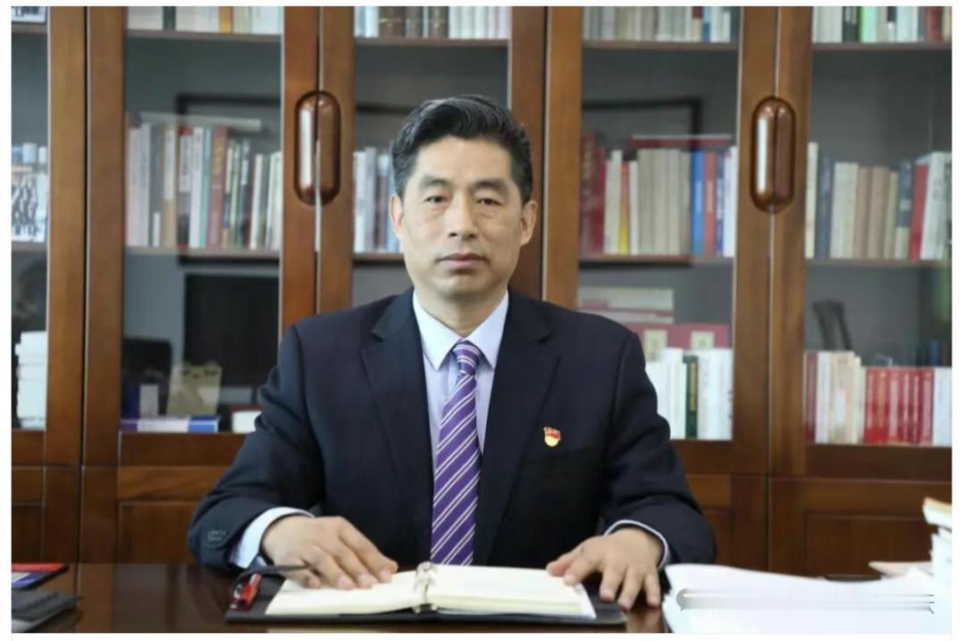传言已久，终于实锤了。王文学，一年多前，曾担任山钢地产一把手。王总，可是山钢