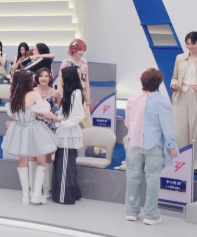 曾沛慈黄灿灿模仿王濛夹一个饭撒，笑得我肚子疼，王濛夹一个过不去了