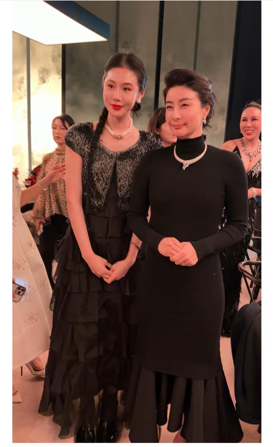 郭晶晶，就是得体大方稳重。