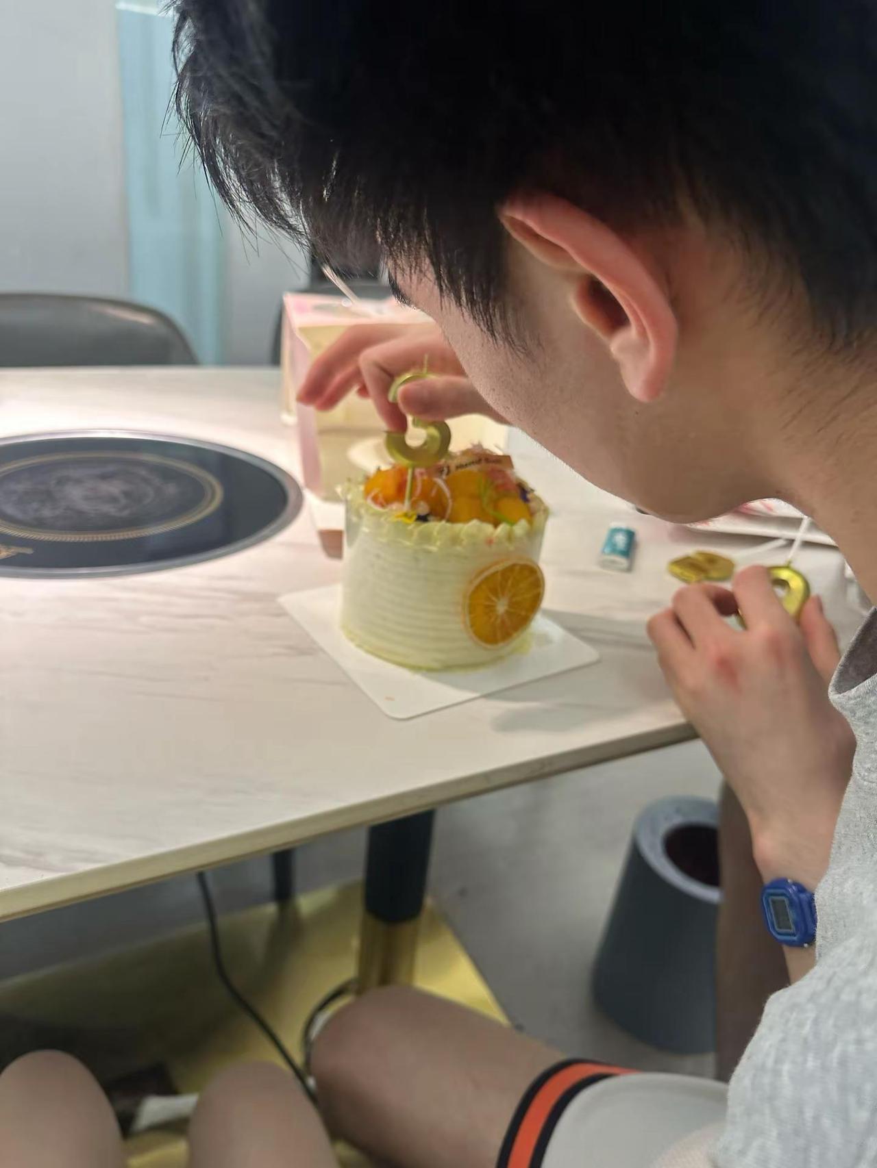 我不停感慨时间流逝的太快也感谢你的出现