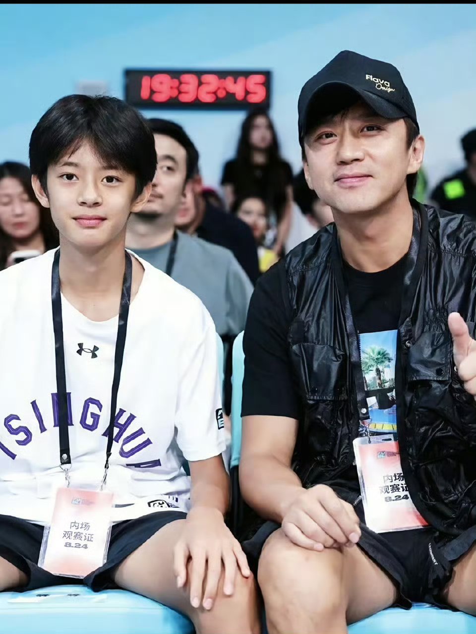 邓超晒照为儿子庆生，等等真的是越长越帅和孙俪邓超好像啊！