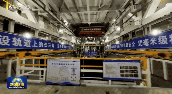 上海到成都7小时！砸5000亿挖穿长江修高铁，这些城市房价要起飞？水下89米