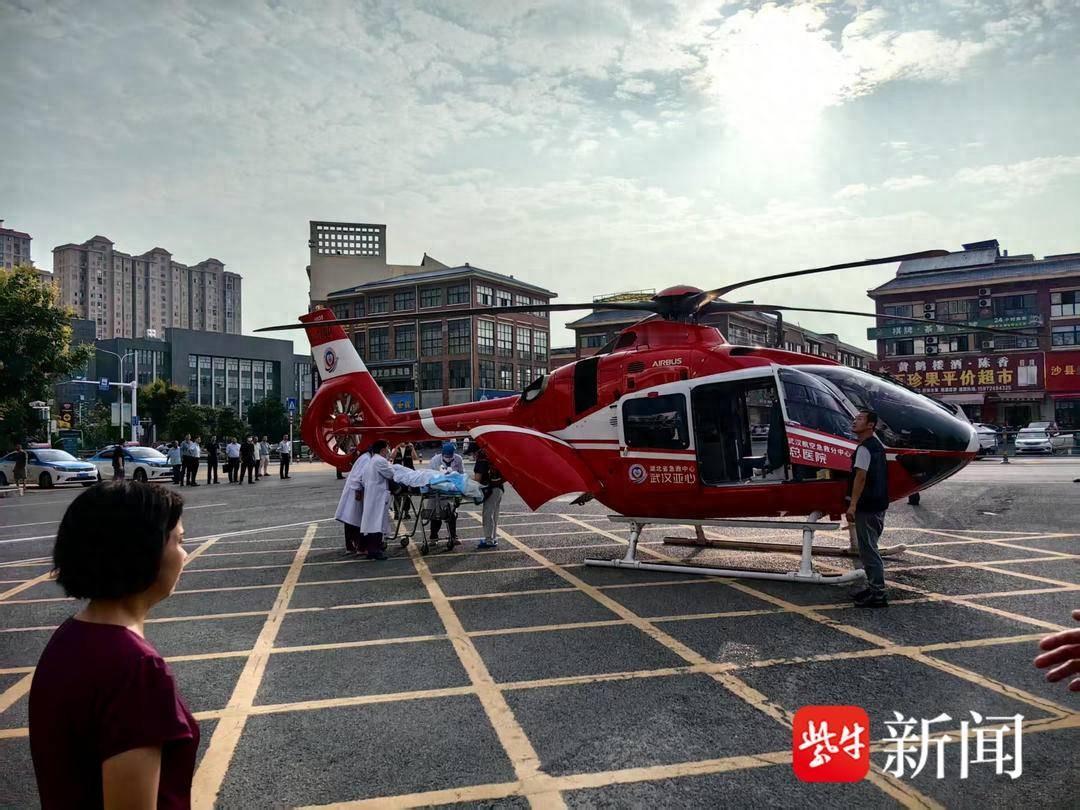 江苏南京，一位母亲的儿子遭遇严重车祸，被送进医院后，医生明确告知，孩子的生存希望