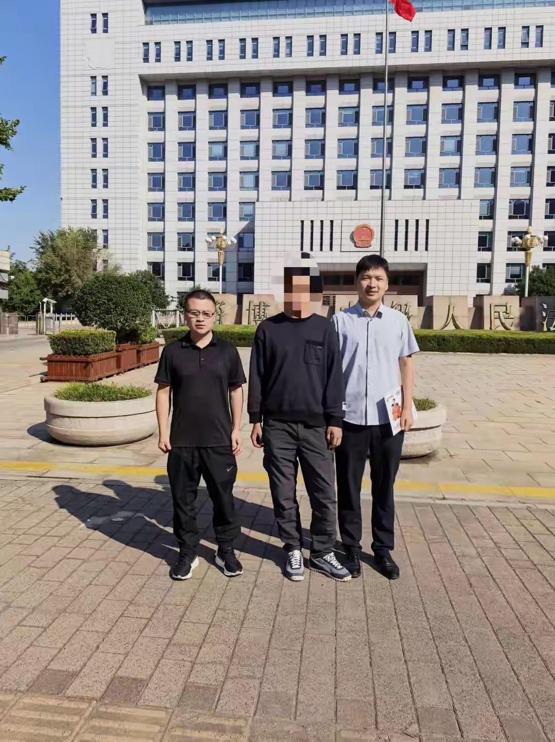 “比窦娥都冤！”山东淄博，男子将妻子和其情人捉奸在床。情人怕了，主动给男子转账2