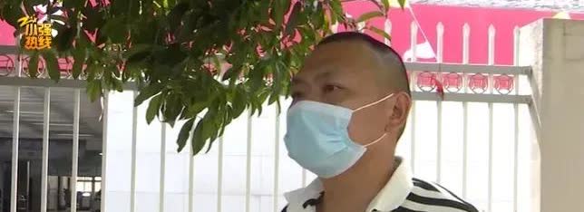 浙江诸暨的陈先生花28万提了辆丰田塞纳，验完车开回家还挺高兴。结果三天后贴车衣，