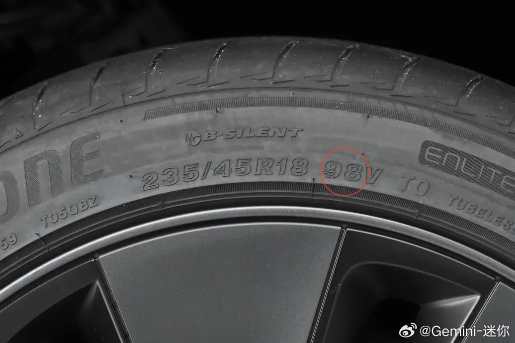 大家一定听过：你这车重，轮胎扛不住这么简单的道理，难道车企、轮胎厂商就想不到吗？