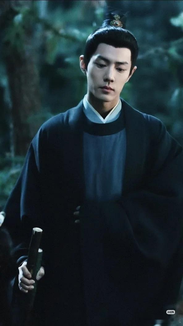 我也求！肖战拍完十日终焉～接接接古装好吗！一部藏海传哪够啊！再爆一部吧