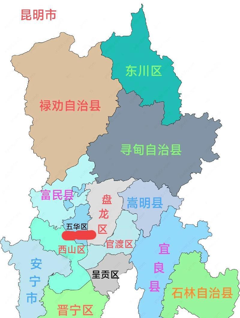 又一起影响恶劣的闹市轿车撞人事件！7月20日，昆明市五华区益珑大厦门口的繁华地