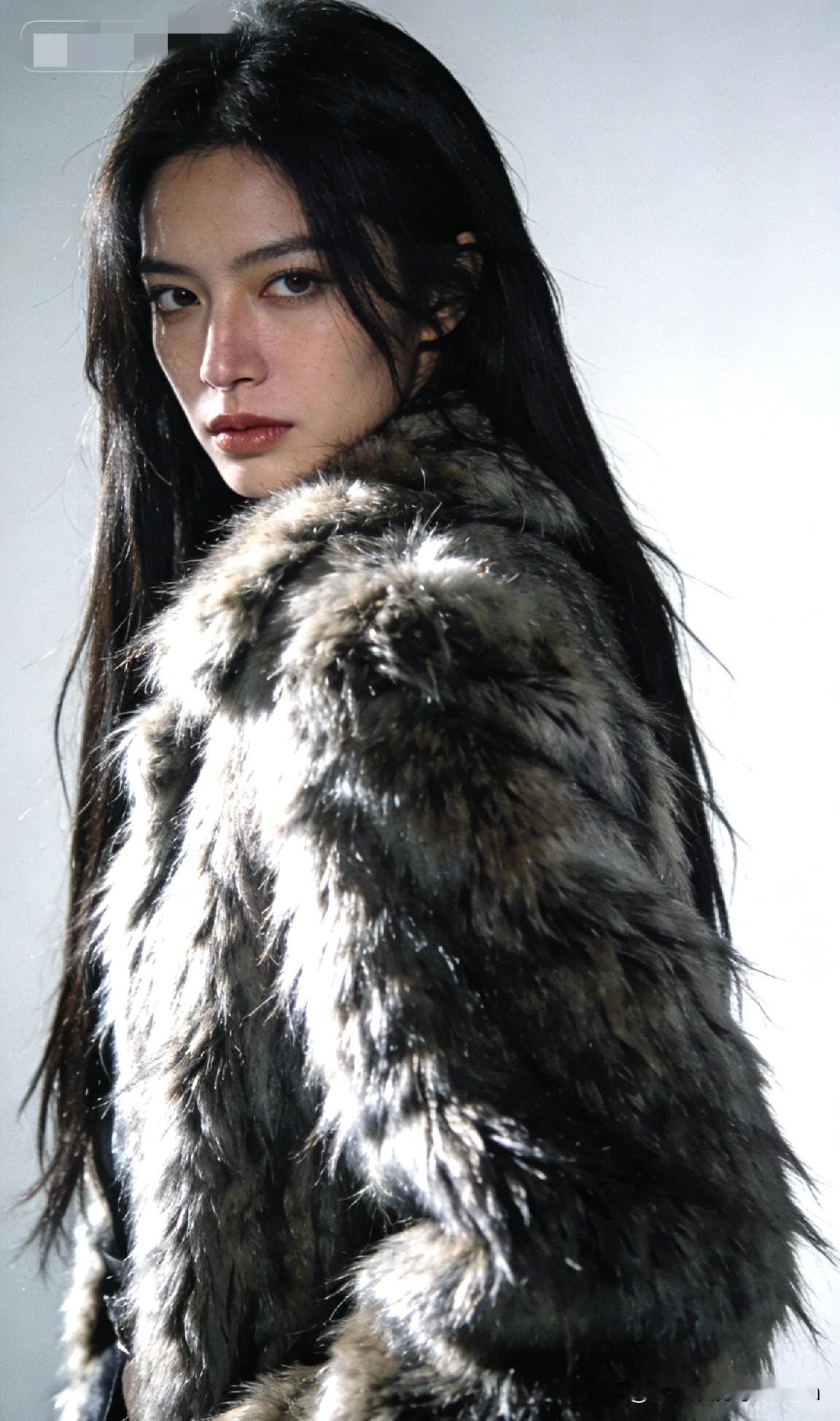 今天遇到个毒舌男今天店里来个奇葩顾客，50多岁的大叔，带着老婆来买衣服，真