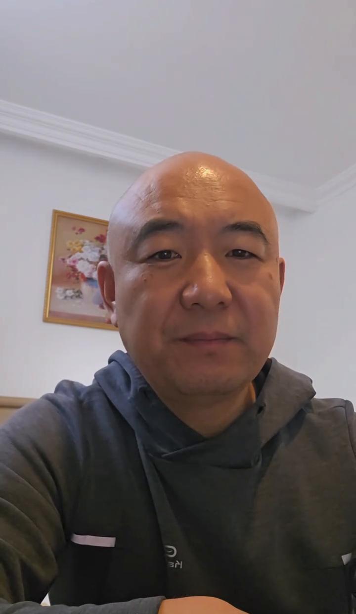 跑不起来？别怕，每周两次，每次二十来分钟，够了。别等腰疼腿软才动，久坐的人，