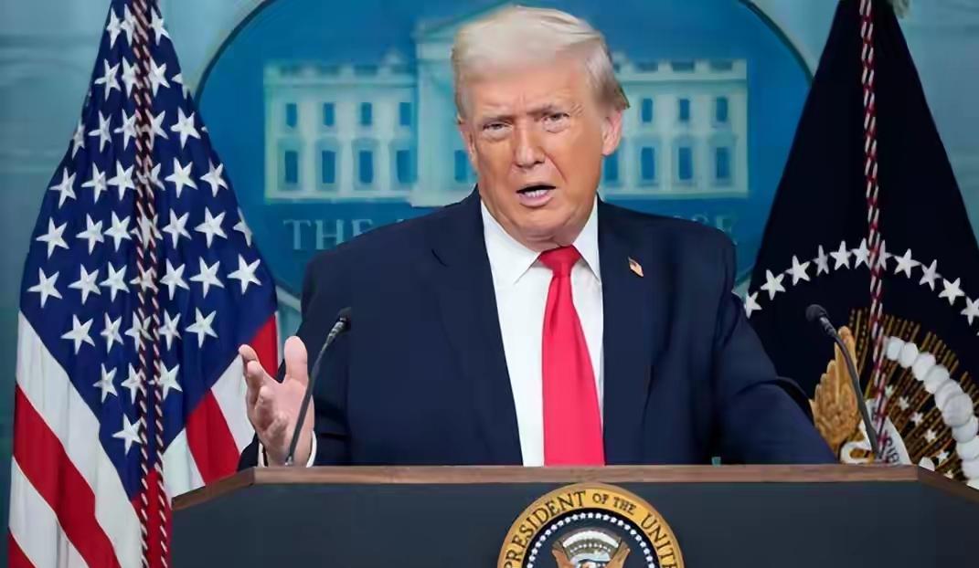 打起来了！美国和伊朗打仗谁受益？中国国内专家有见解美国对伊朗开战美伊之