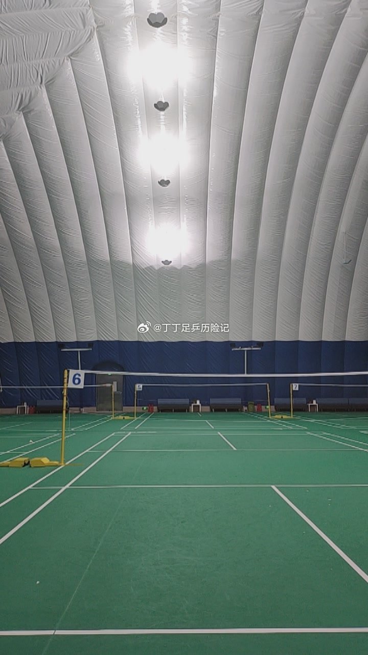 丁丁足乒历险记全民健身来打羽毛球啊，我还有25分钟，决一雌雄🏸