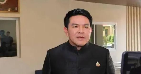 泰国旅游部长素拉萨公开发声：泰国欢迎各国守法游客前来消费，但不欢迎任何人试图拥有