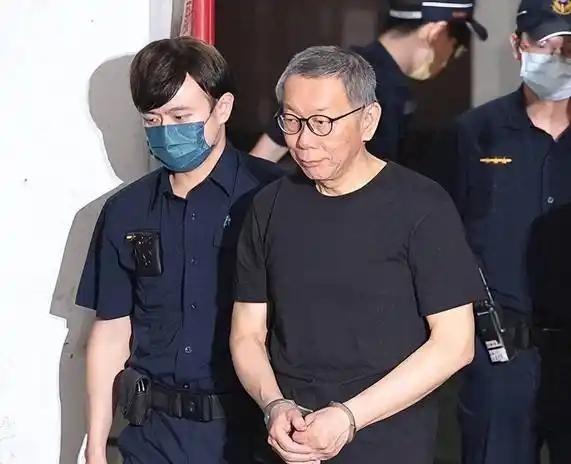 1月3日，台湾民众党前主席柯文哲宣布，担任民众党籍嘉义市长选举参选人张启楷的竞选