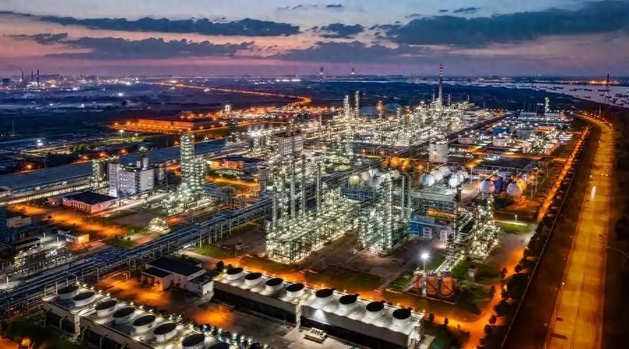 中国真正的危机，不是缺钱！而是没人敢承认“东西已经够多了”？去年11月份，六