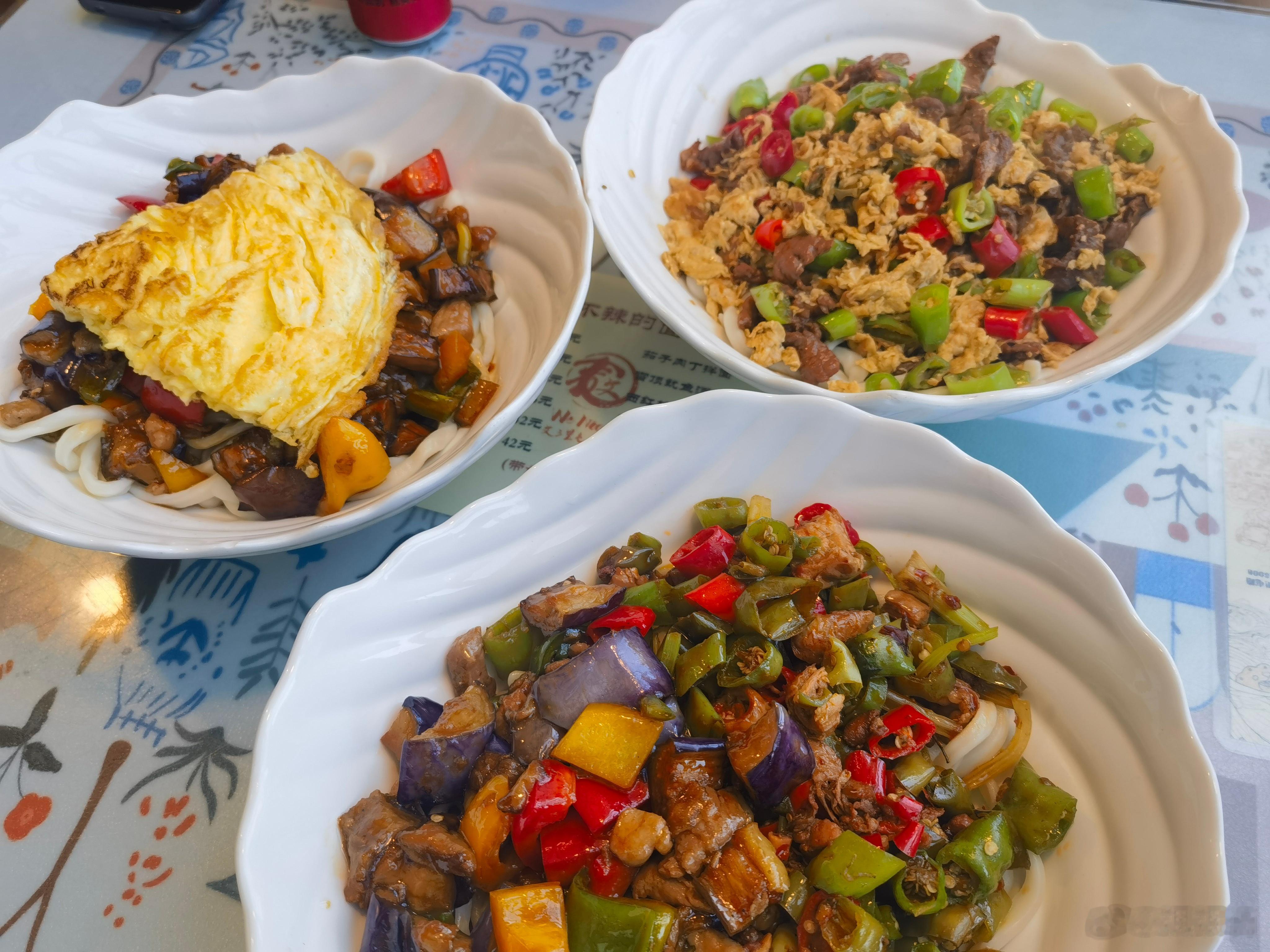 网红拌面，也就那样，不便宜，我这一份将近70元。美食​​​