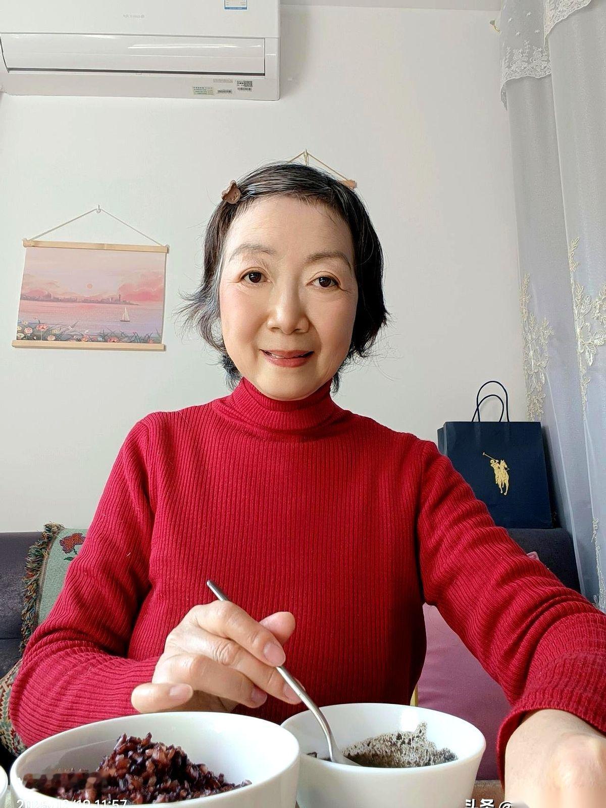 我现在，能不吃外卖就不吃，能不在外面下馆子，就一定自己回家做。真的，不是为了省