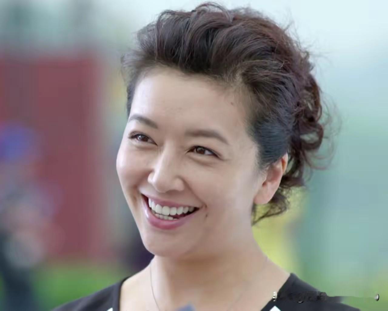 江珊的婚姻经历：江珊曾与高曙光有过一段婚姻，两人于1997年因拍摄《我想有个家