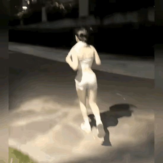 美女别跑，等等我。