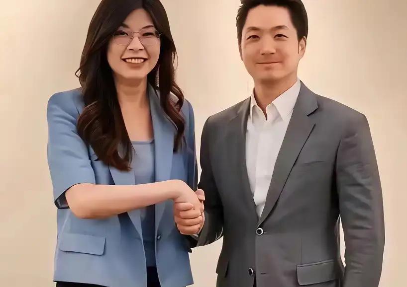 亚洲运动会，在日本开幕，入场的运动员。都标志着各个国家的荣誉。都有各国的国旗。可