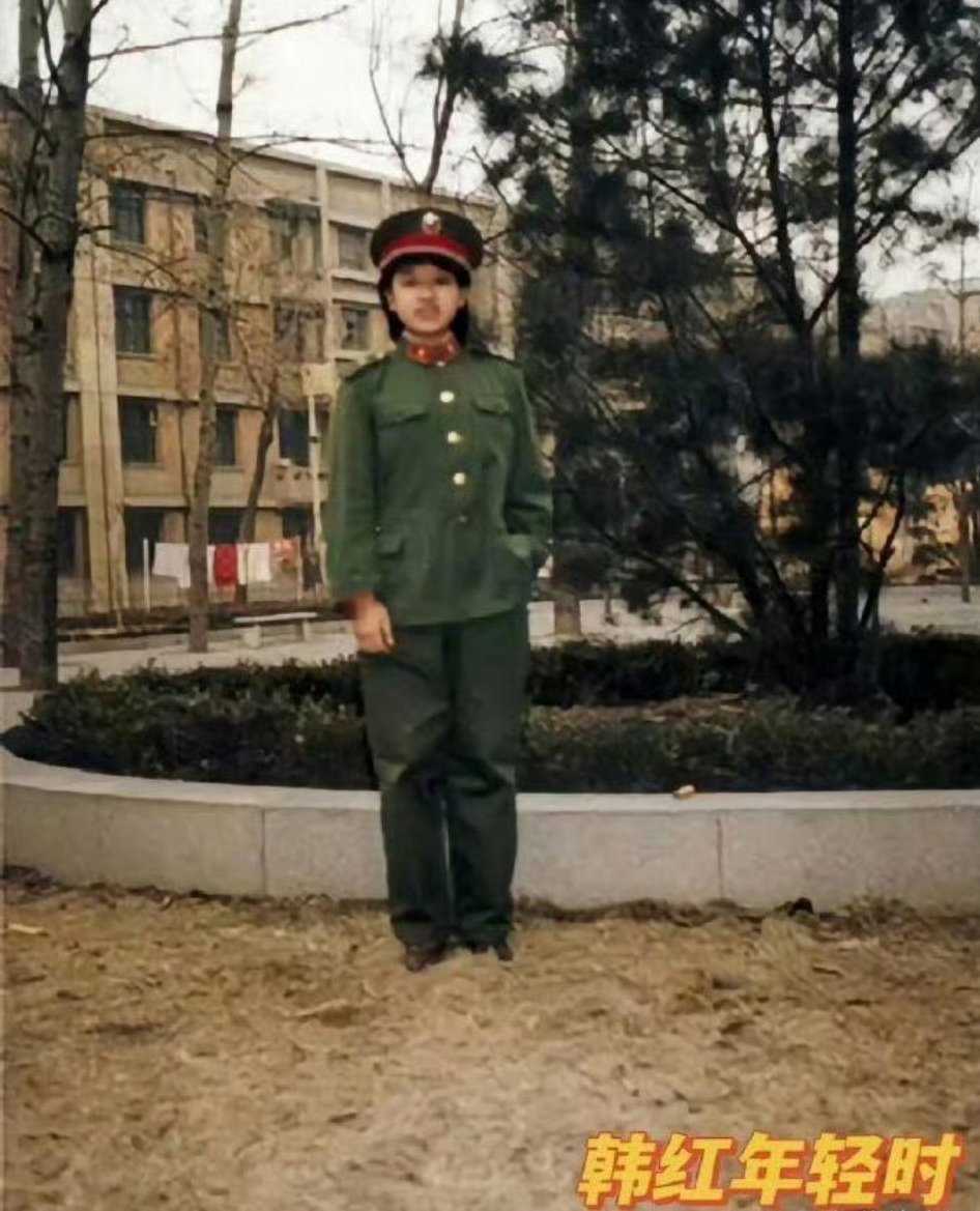 不要看韩红现在这个样子，曾经也是校花一枚​​​