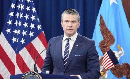 美国战争部长赫格塞思翻车了：谎报伤亡被捅出来，现在连他自己都怕被炒鱿鱼。 打