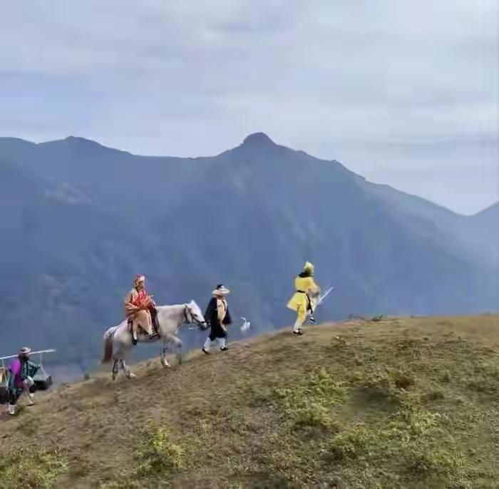 广西玉林平政镇“草根西游团”爆火全网：村民自费30万拍“取经”8个月吸粉30万，