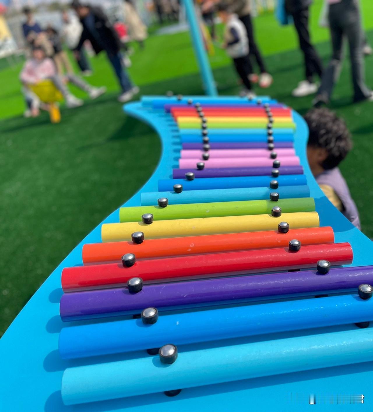 这样依恋儿子的妈妈，迟早害了儿子。一阿姨，儿子22岁了上大三了，在儿子两岁的时候