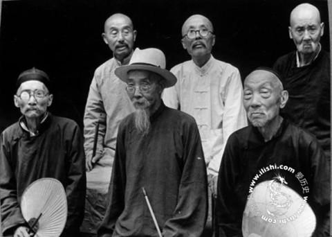 为何乡绅阶级既是王朝的统治基础，又是王朝覆灭的掘墓人？在古代，乡绅作为地方的精