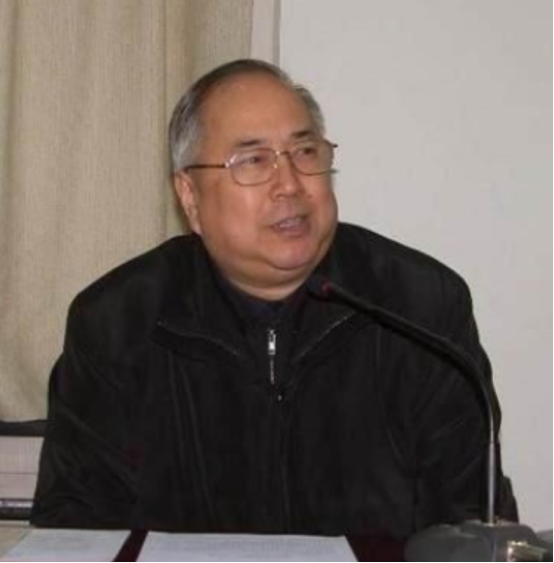 语出惊人！87岁姜伯驹院士直言：“不是别人要卡我们的脖子，而是我们用教育卡住了自