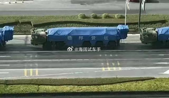 看完93阅兵，发现这辆大圆木运输车有点小了~~~因为红旗29的尺寸都比这个大！！