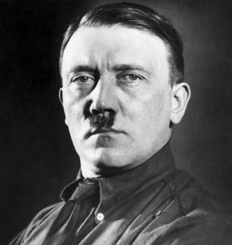 1935年，希特勒清空了办公室所有人，只为等待一个中国男人，过了很久，一个瘦弱的