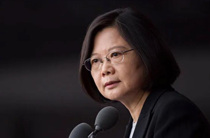 【蔡英文要窜美？】根据台湾《联合报》的说法，11月8日，台当局“驻美代表”俞