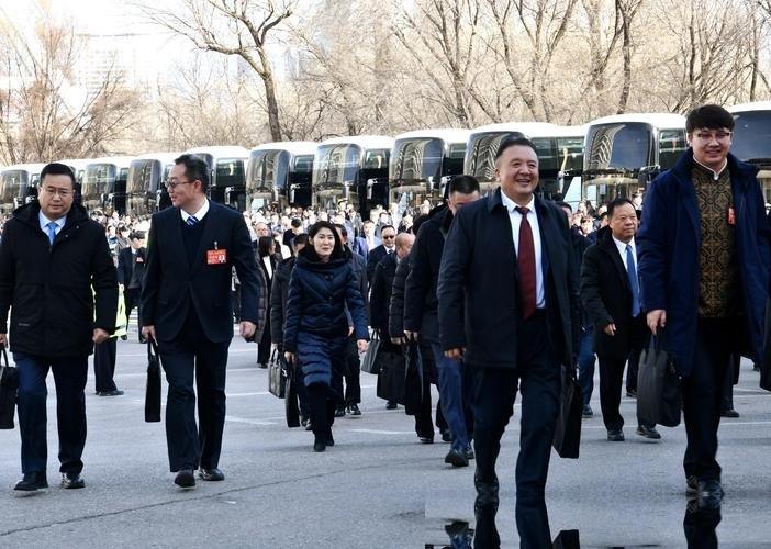 见过脾气硬的，真没见过这么干脆利落、一点面子都不给的。在帕劳办的一场国际会议上