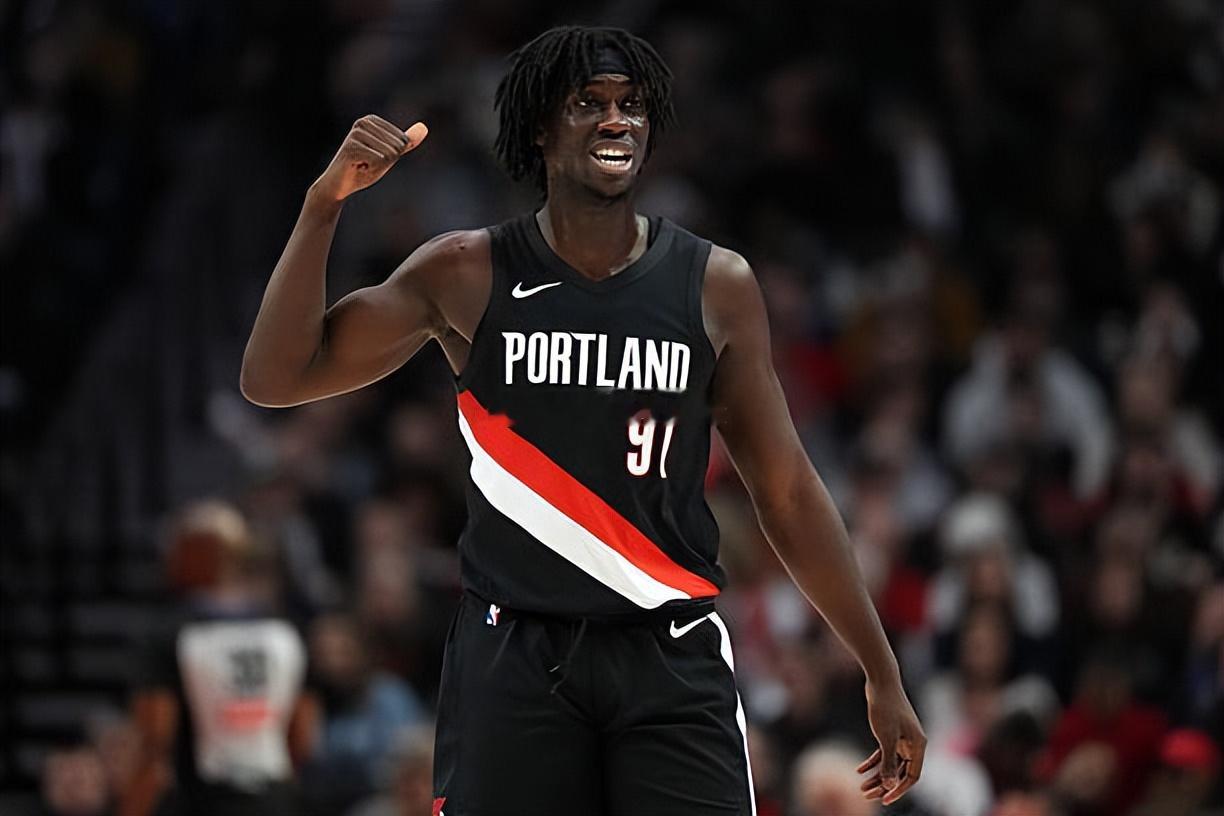 波特兰开拓者官方宣布，球队已经将侧翼新星西迪-西索科（SidyCissoko）