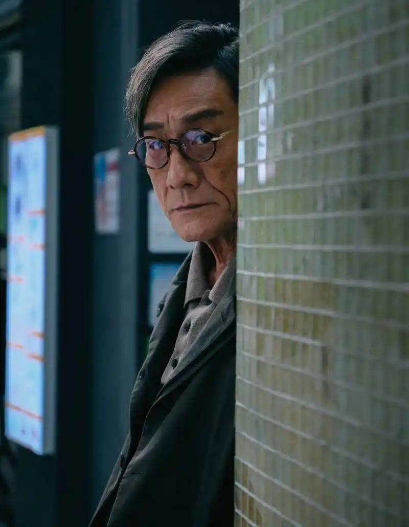 这就是资深老演员的敬业精神！4月19日，第44届香港电影金像奖，68岁的梁家辉