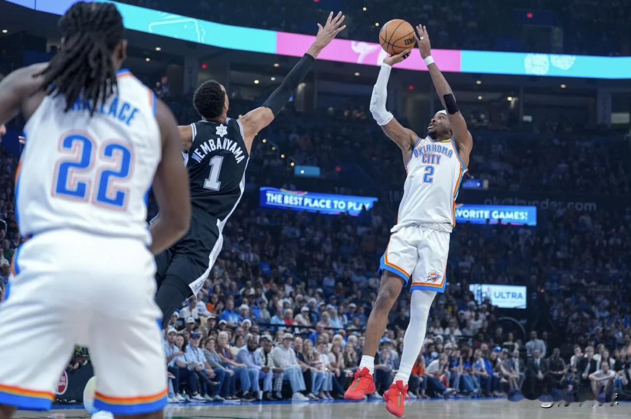 雷霆队主场不败金身告破！今天凌晨的圣诞大战，雷霆队坐镇主场迎战本赛季的宿敌马