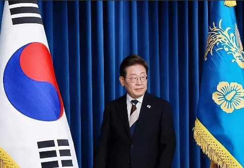 厉害了！韩国总统李在明上任一周之后，韩国媒体公布的最新民调显示，有58.6%的韩