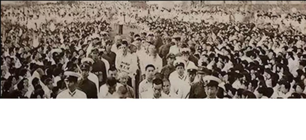 1983年，唐山菜刀队被枪决时的场景令人震惊。这些年轻人因犯罪而被判处死刑，他们