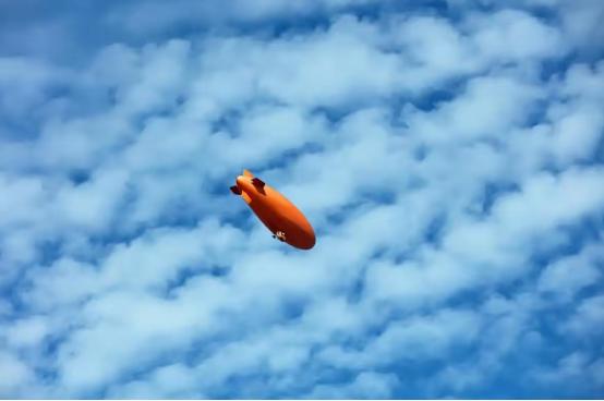 万米高空亮剑！空军特级飞行员武辉30秒精准击落非法空飘物，捍卫国家空防安全