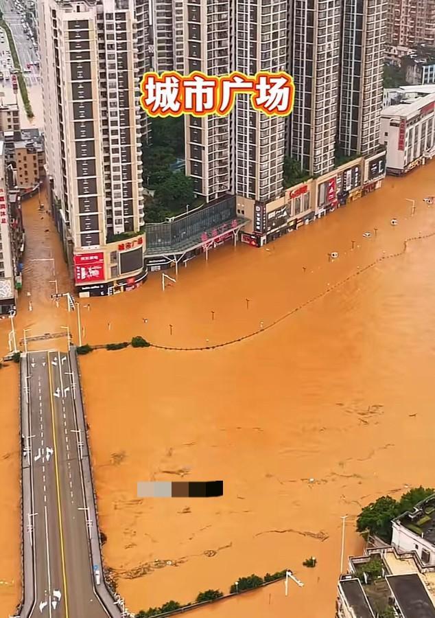 广东这几天的洪灾，一个比一个严重！昨天至今天的怀集，受灾情况比阳山、英德、罗定