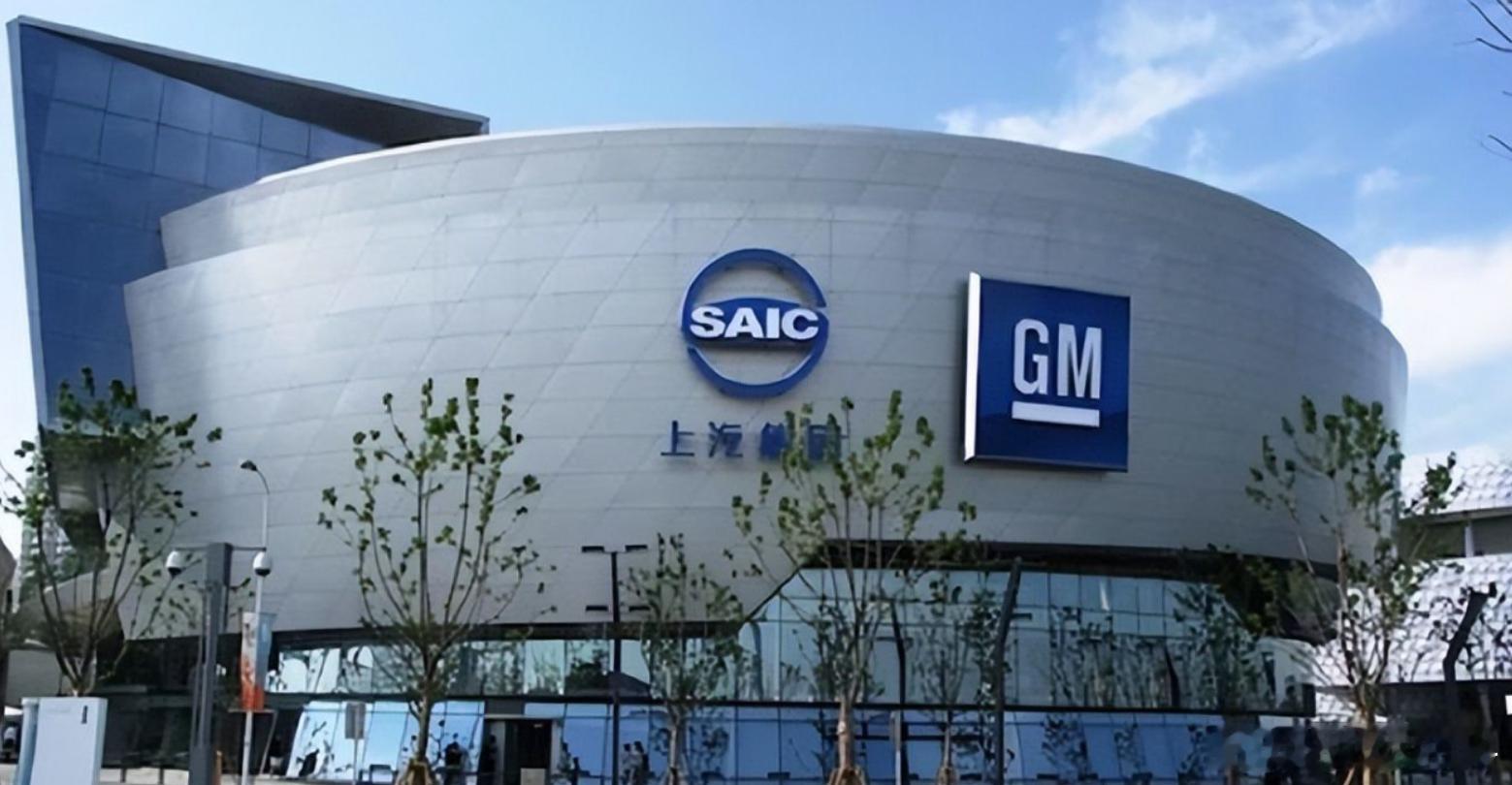 最近下了最后通牒——要求数千家供应商在2027年之前，将原材料和零部件的采购，转